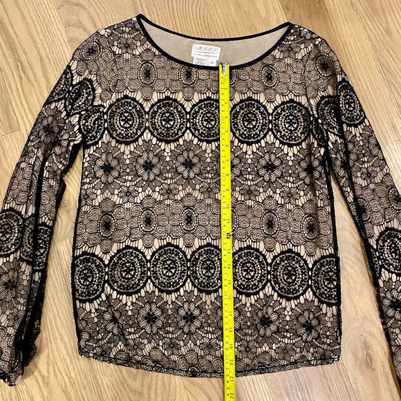 MSSP Brand/Max Studio Black & Nude Lace Detailed Long Sleeve Blouse, SIZE XS. - Picture 14 of 15